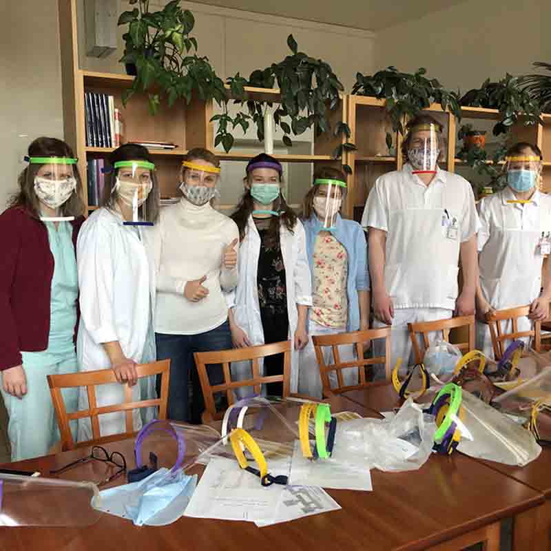 healthcare staff wearing 3d printed masks